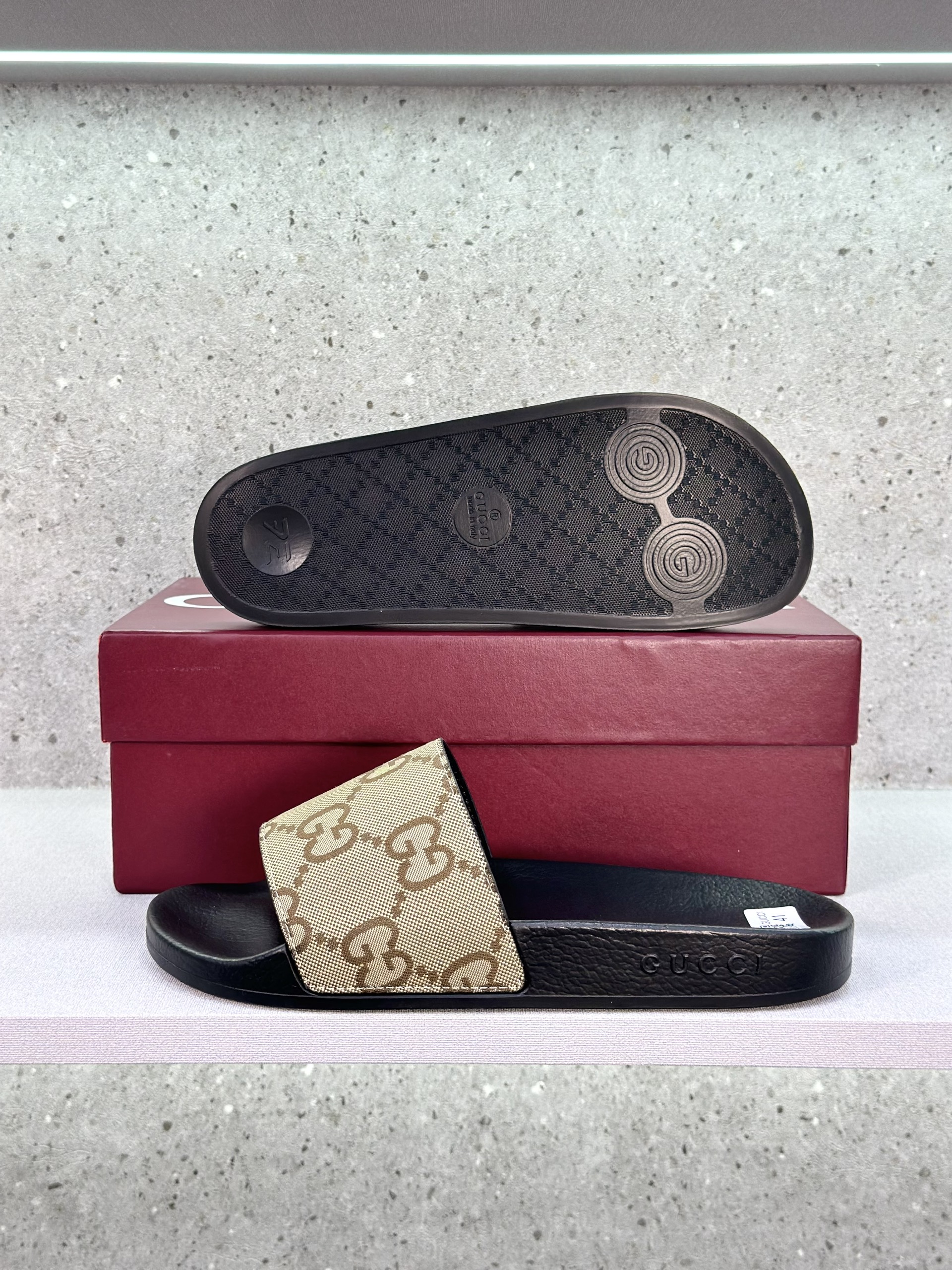 Dép lê quai ngang Gucci GC Đen quai Nâu logo GG vải Like Auth on web fullbox bill thẻ VTN